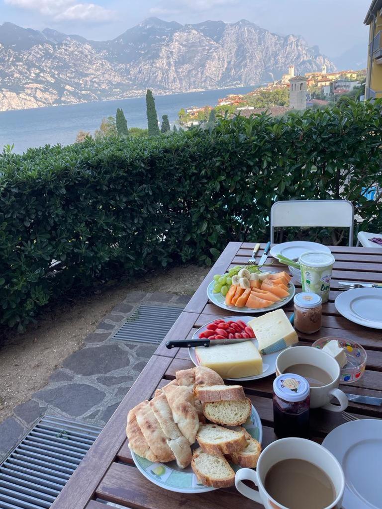 Appartamento Perla del Lago - Enchanting Lake View Malcesine Exterior foto